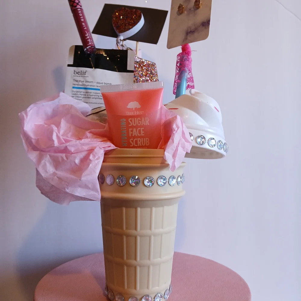 Ice Cream Cone Nicole Miller, Betse Celebration Concept/Gift Set